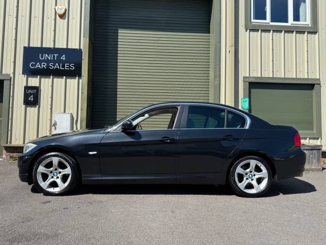 2011 BMW 3 Series 2.0 318d Exclusive Edition 4dr