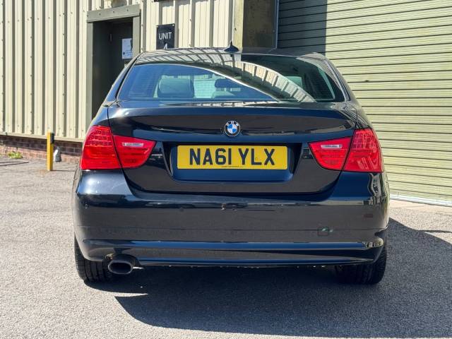 2011 BMW 3 Series 2.0 318d Exclusive Edition 4dr