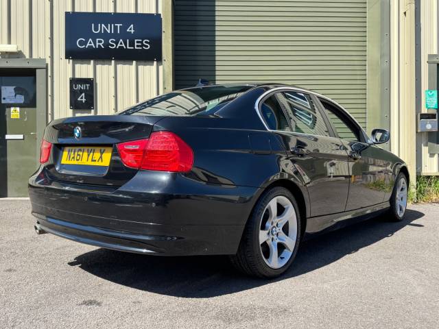 2011 BMW 3 Series 2.0 318d Exclusive Edition 4dr